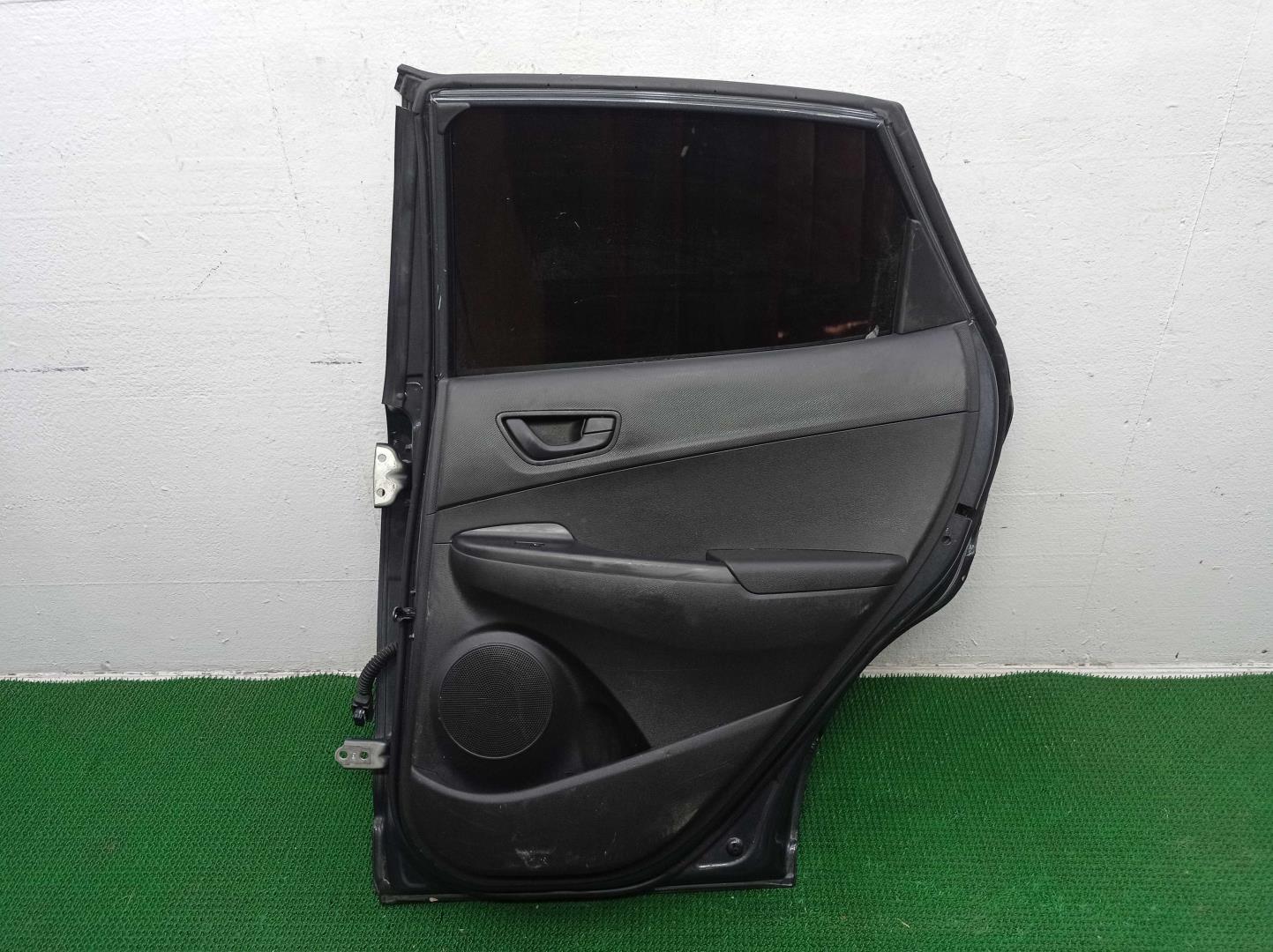 Замок двери задней правой