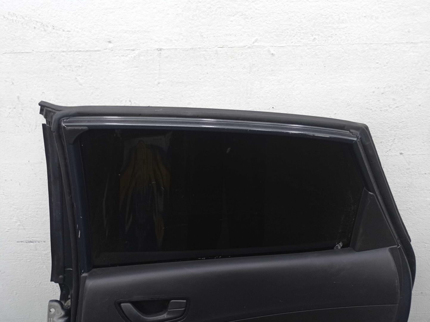 Замок двери задней правой