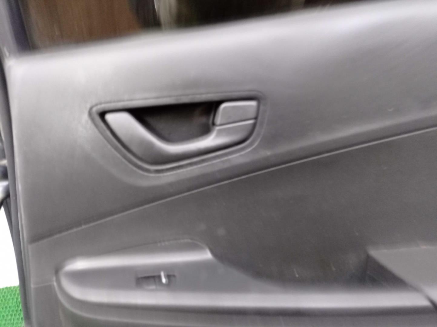 Замок двери задней правой