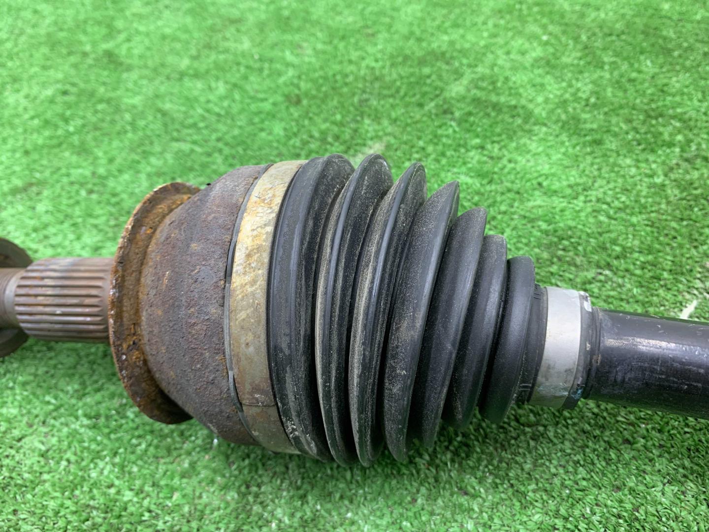 Полуось передняя левая