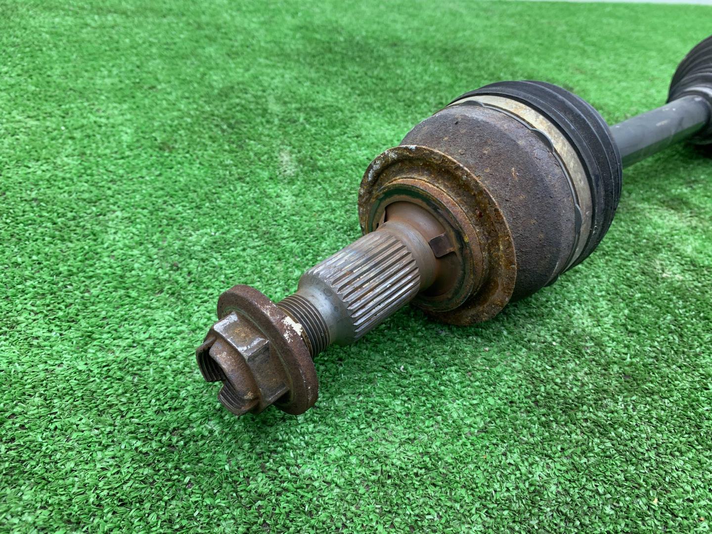 Полуось передняя левая