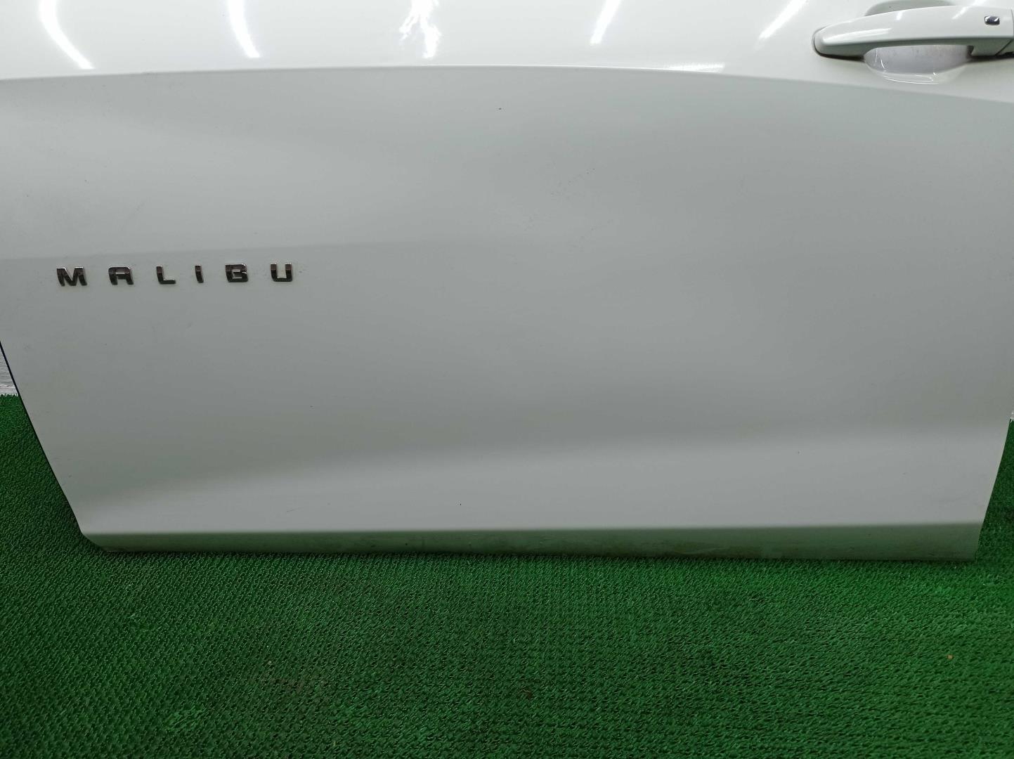 Замок двери передней левой