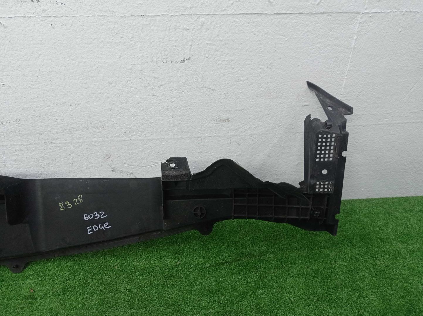 Решетка стеклоочистителей (Жабо)