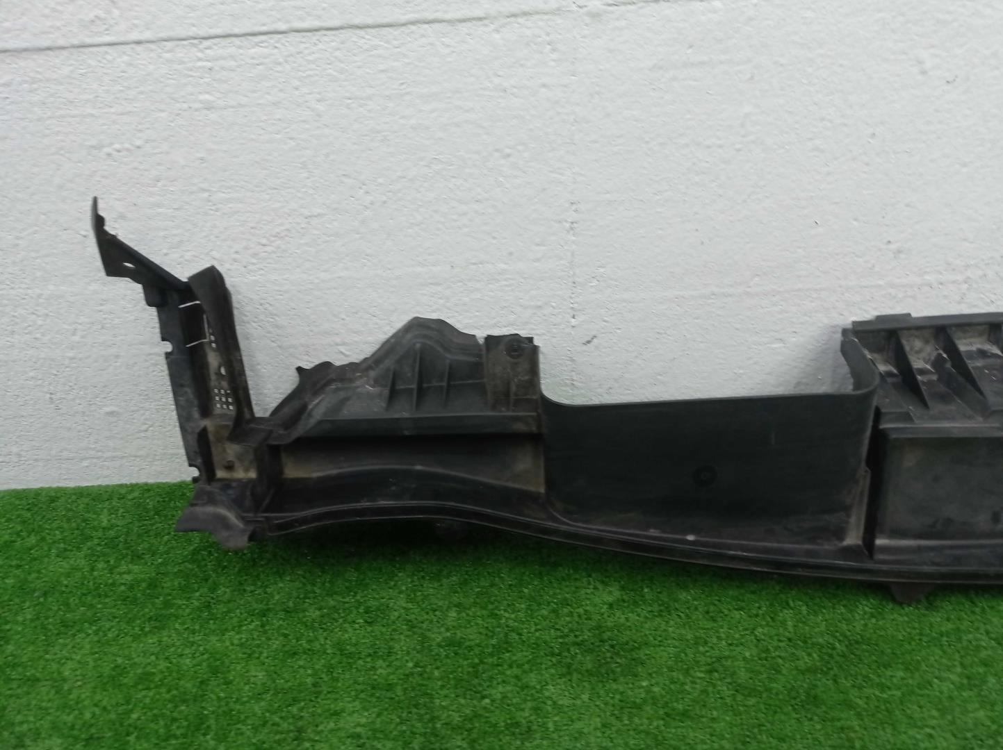 Решетка стеклоочистителей (Жабо)