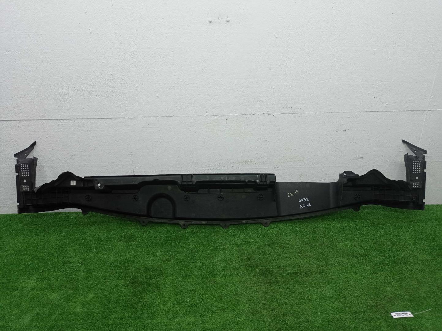 Решетка стеклоочистителей (Жабо)