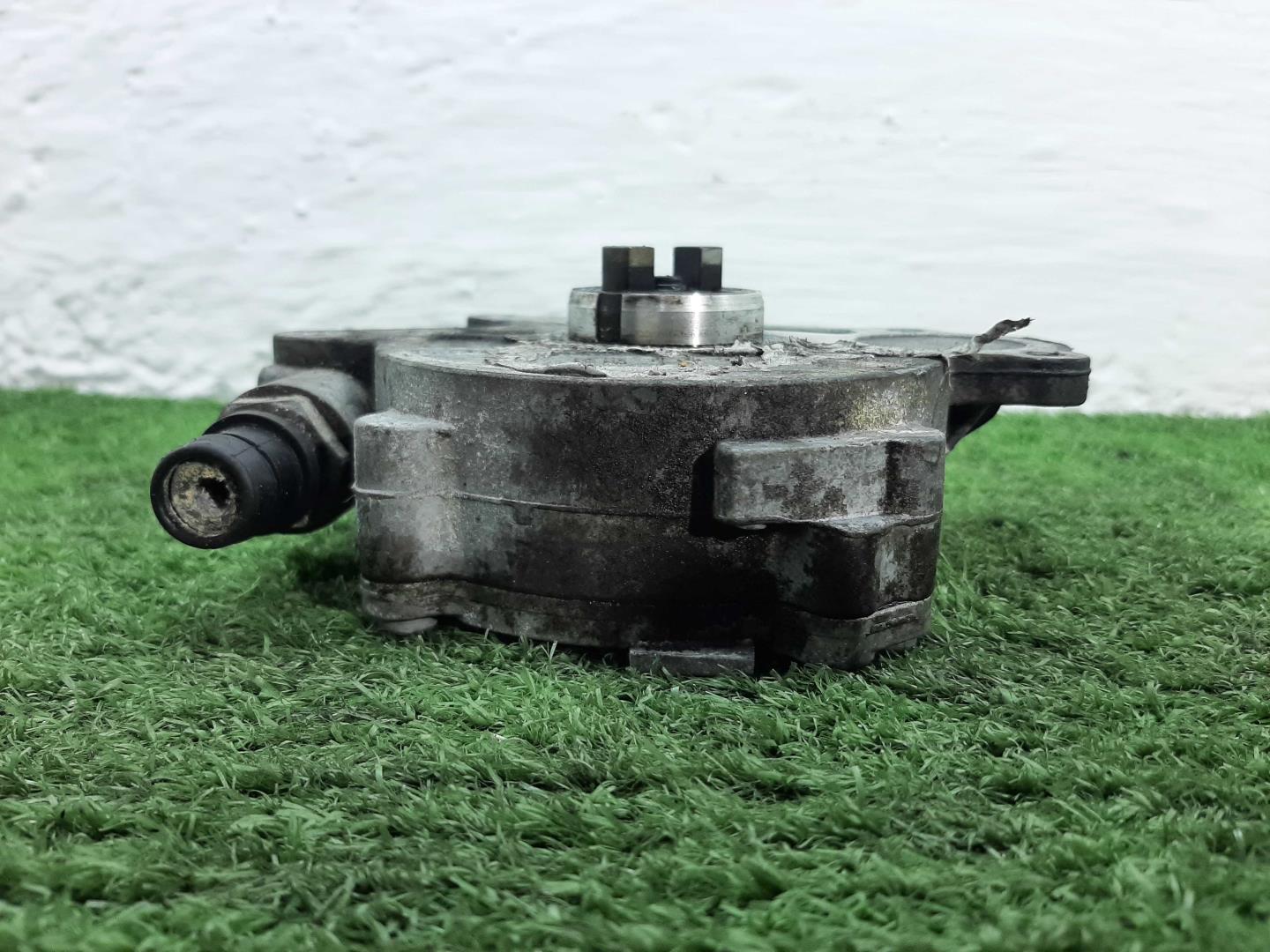 Насос вакуумный