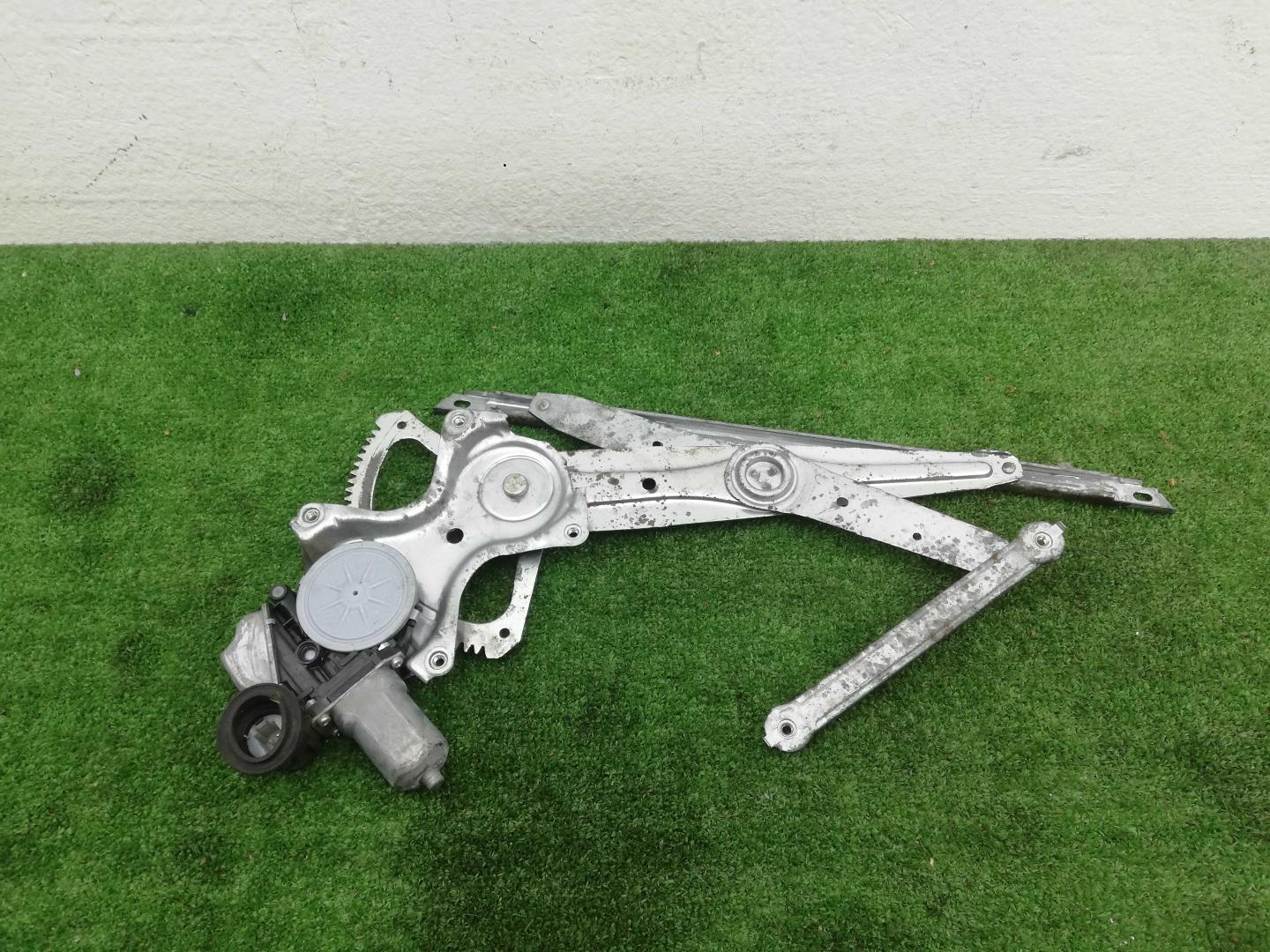 Стеклоподъемник электр. задний левый