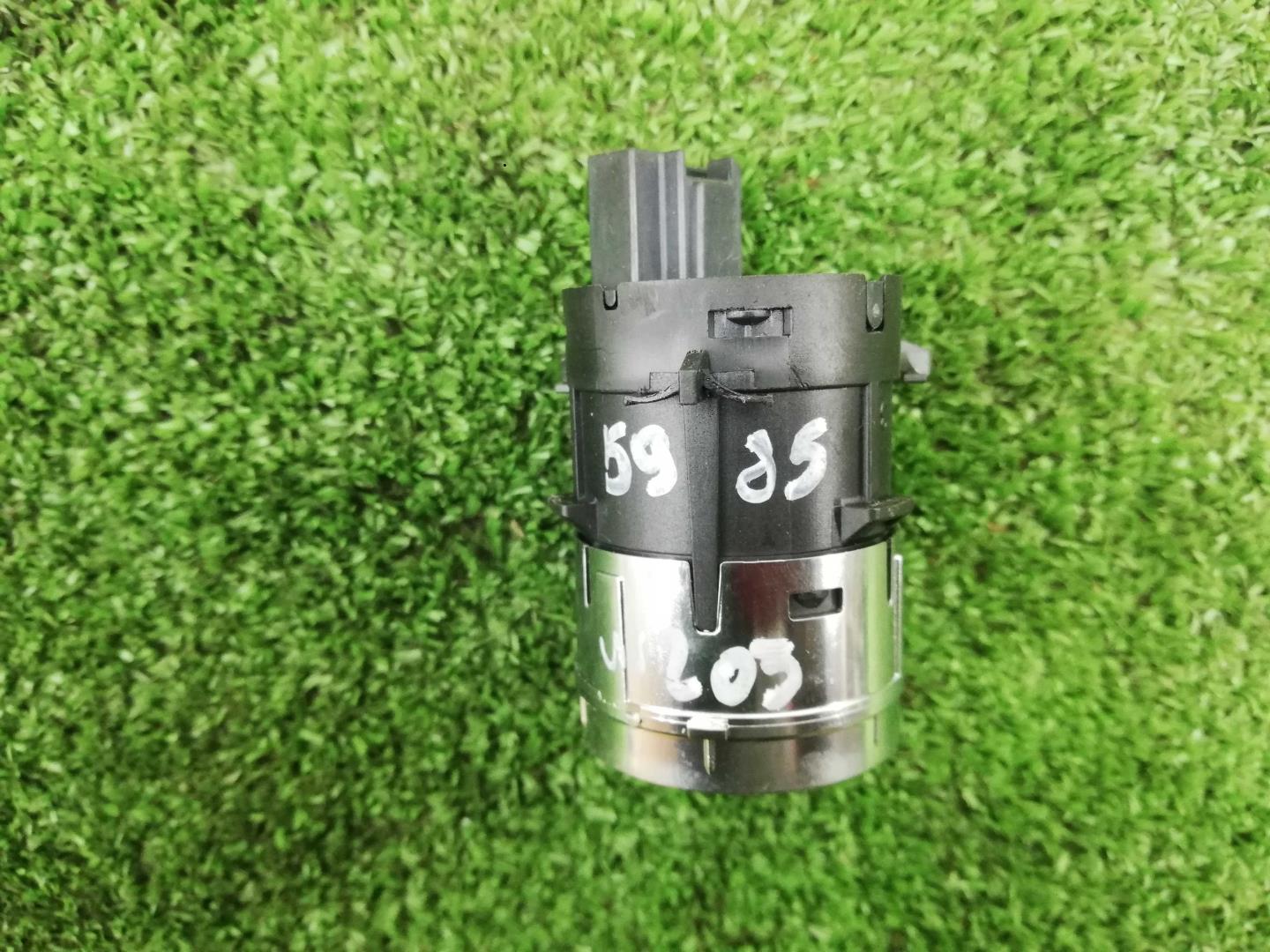 Кнопка запуска двигателя