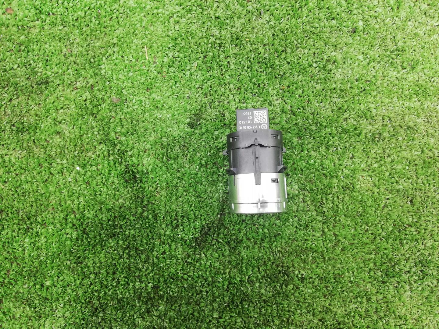 Кнопка запуска двигателя