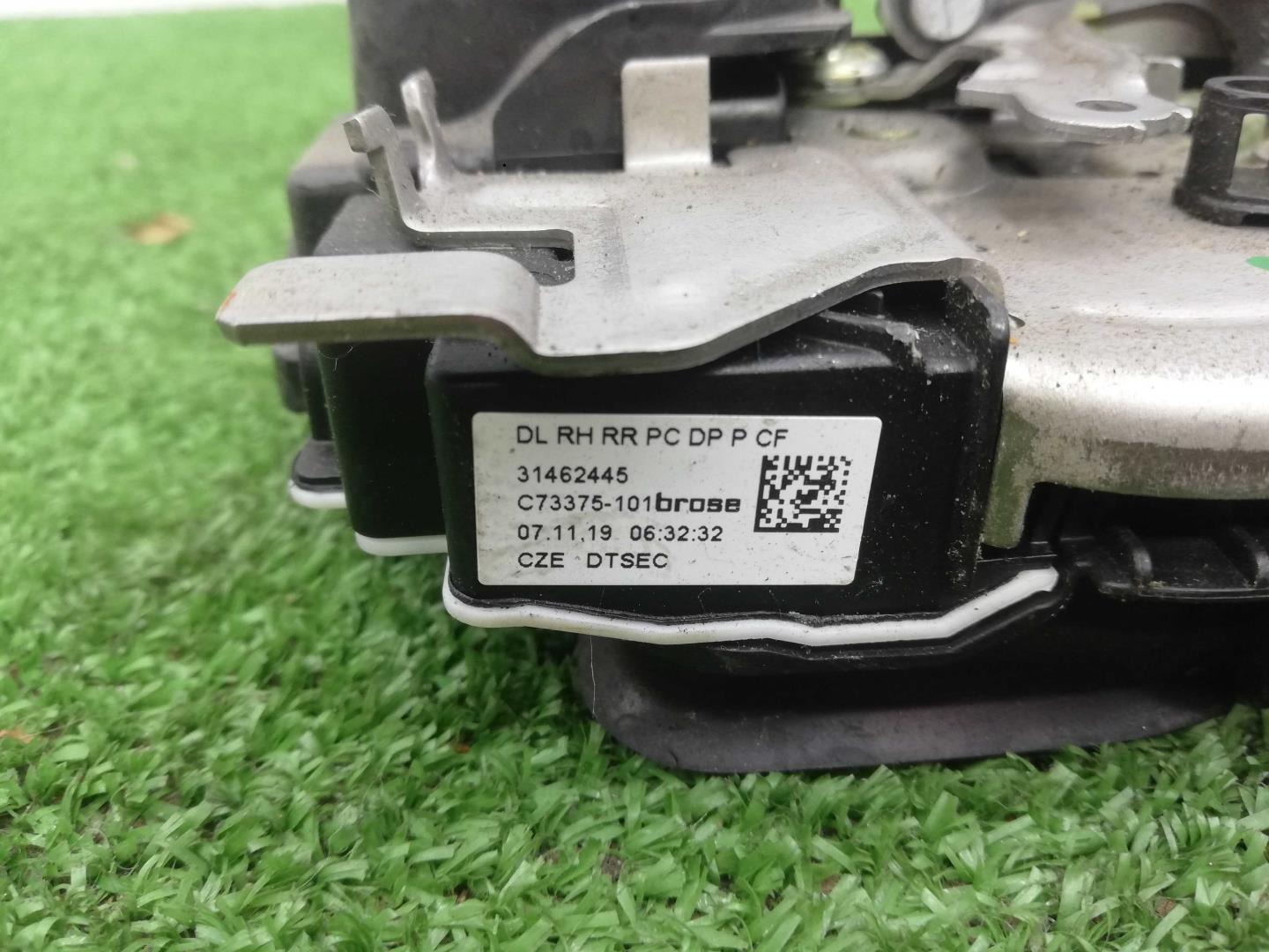 Замок двери задней правой