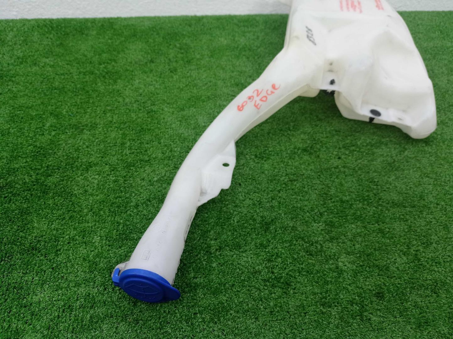 Бачок омывателя лобового стекла