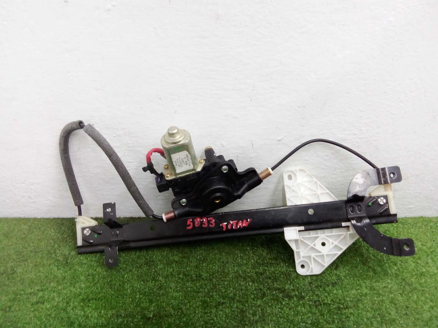 Стеклоподъемник электр. задний левый