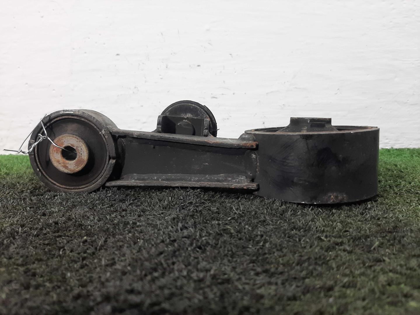 Опора двигателя