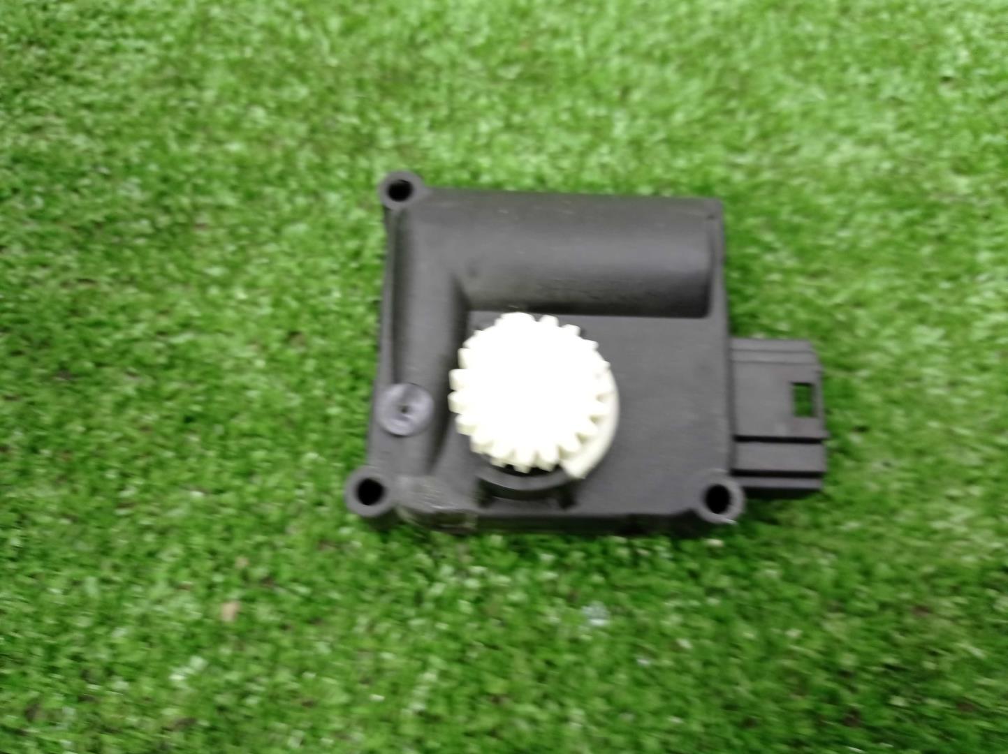 Моторчик заслонки печки