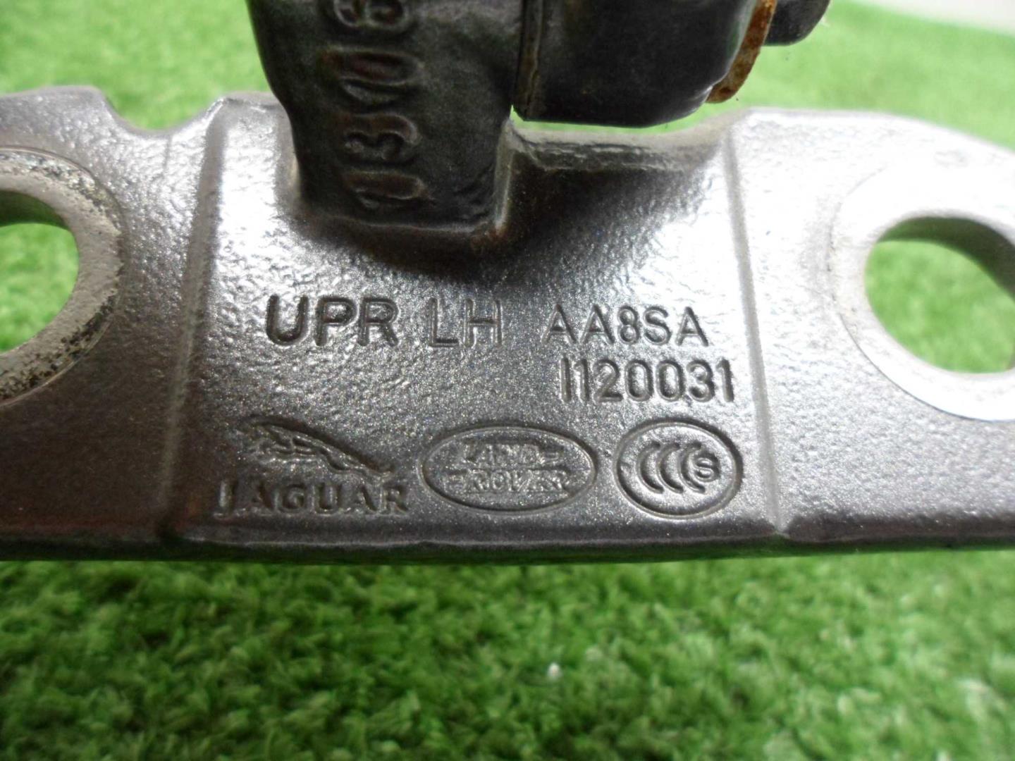 Петля двери