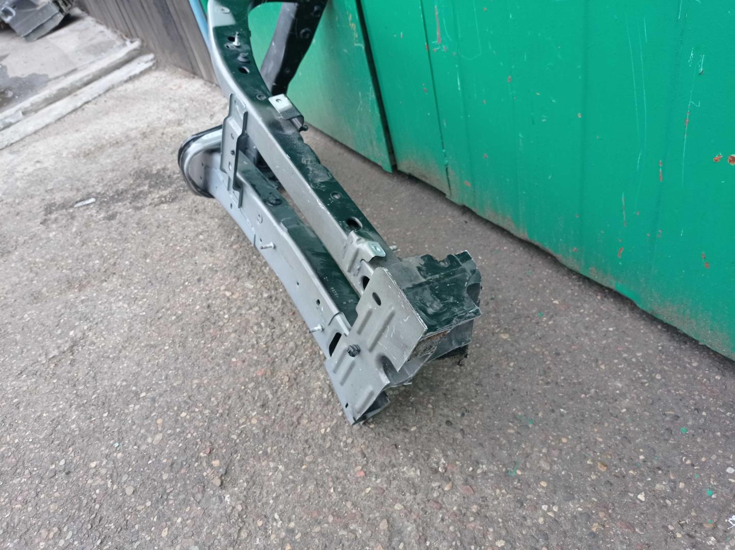 Кузовной элемент