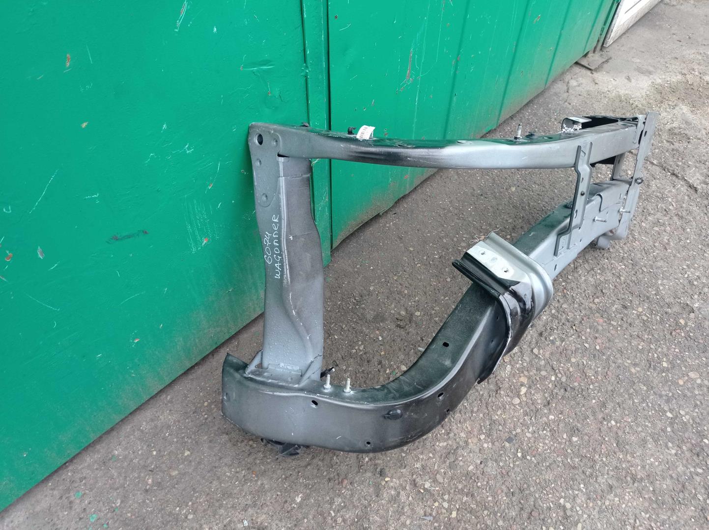 Кузовной элемент