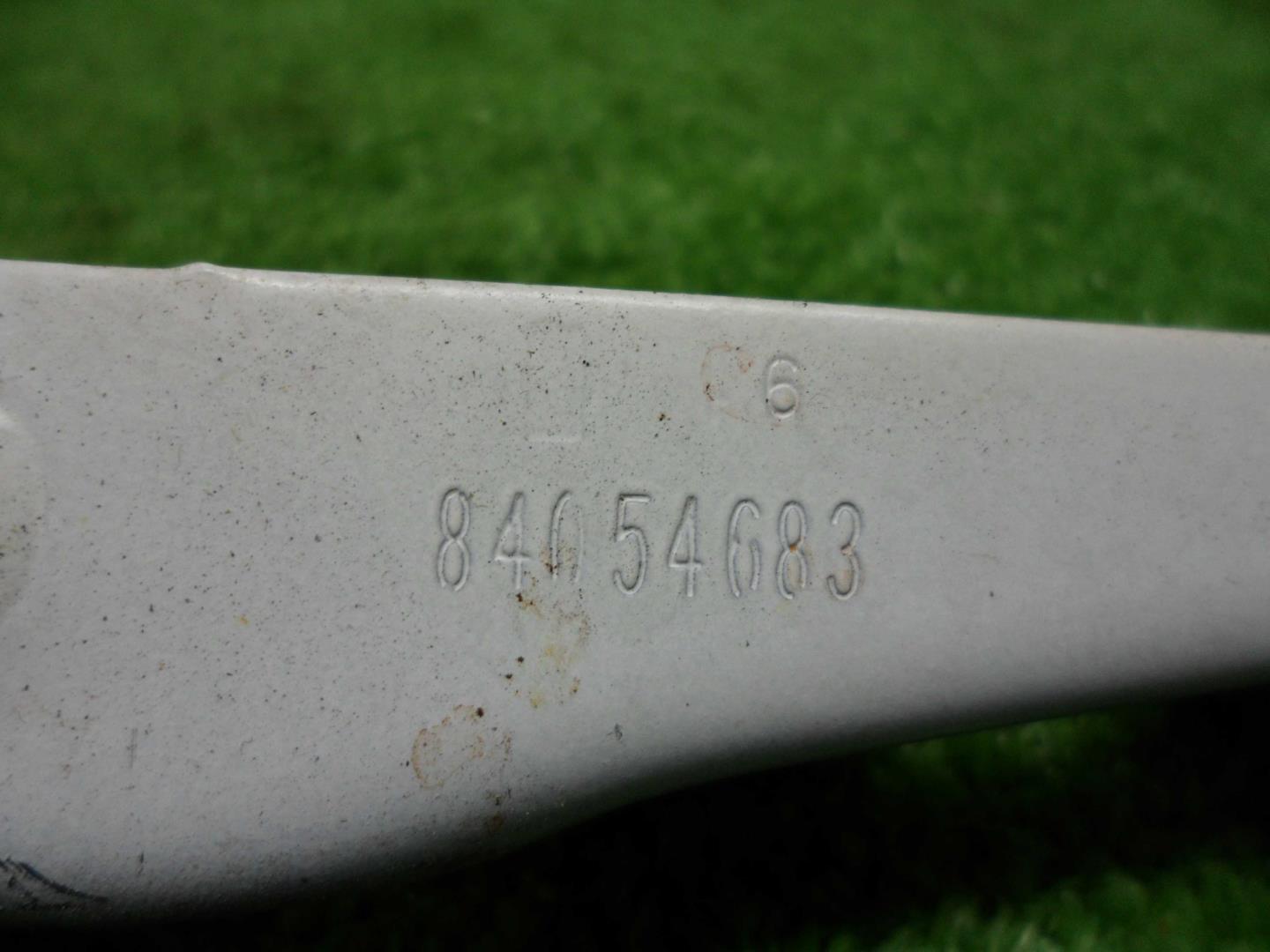 Петля капота левая