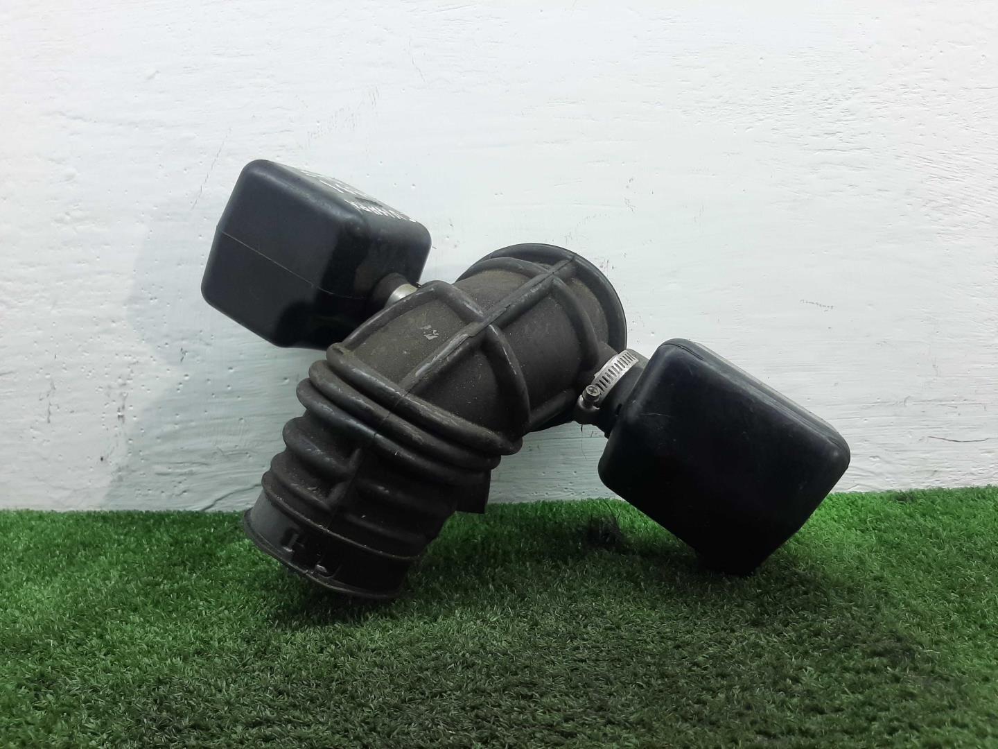 Патрубок воздушного фильтра