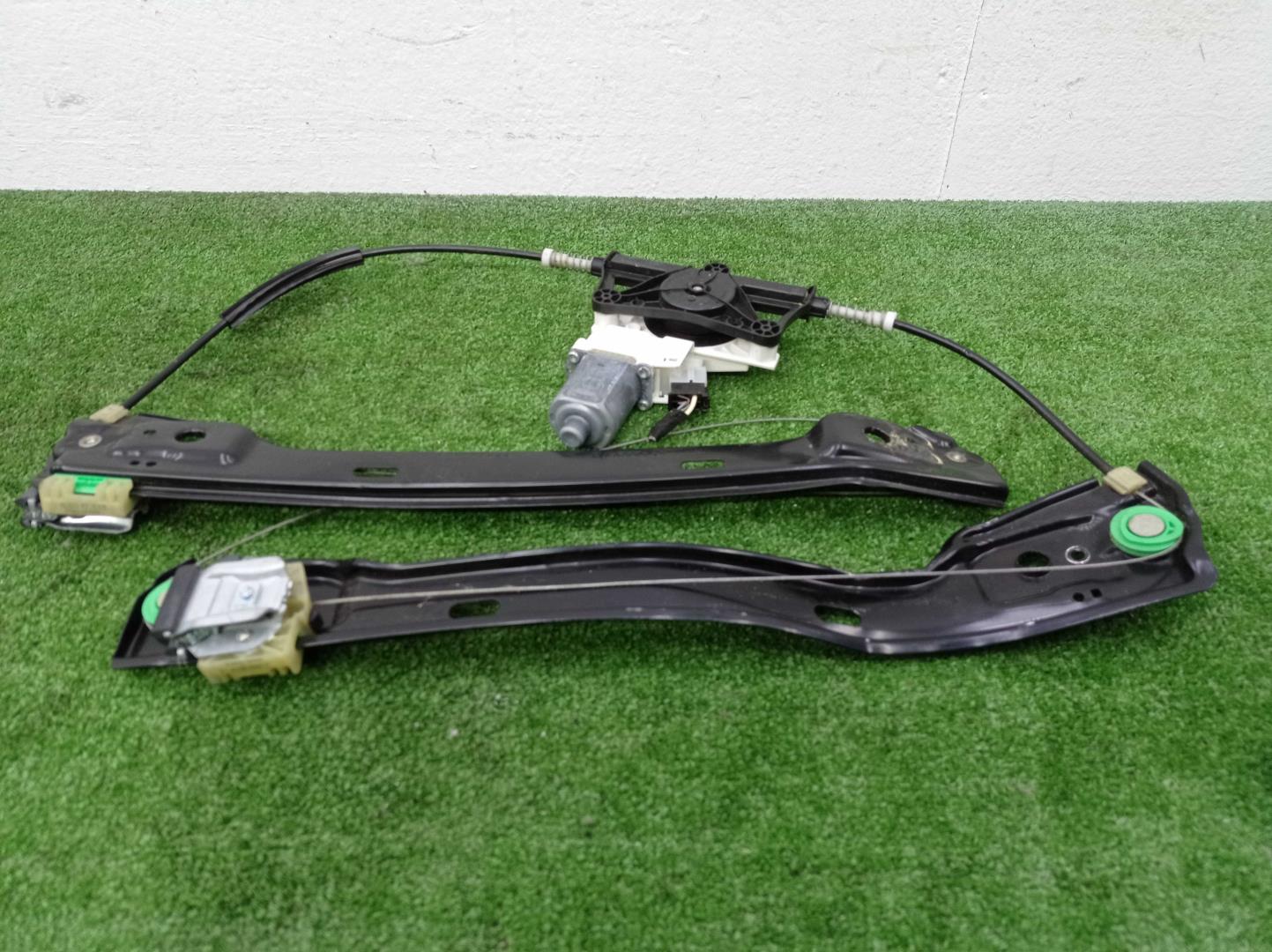 Стеклоподъемник электр. передний левый