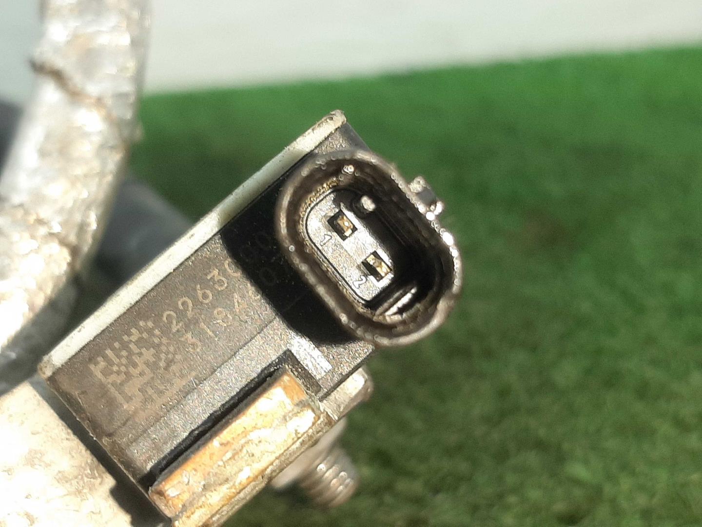 Клемма аккумулятора +