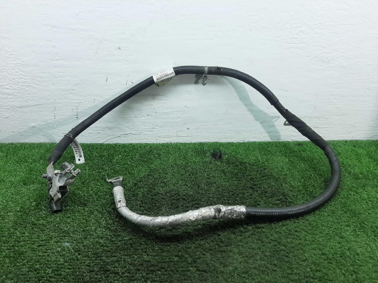 Клемма аккумулятора +