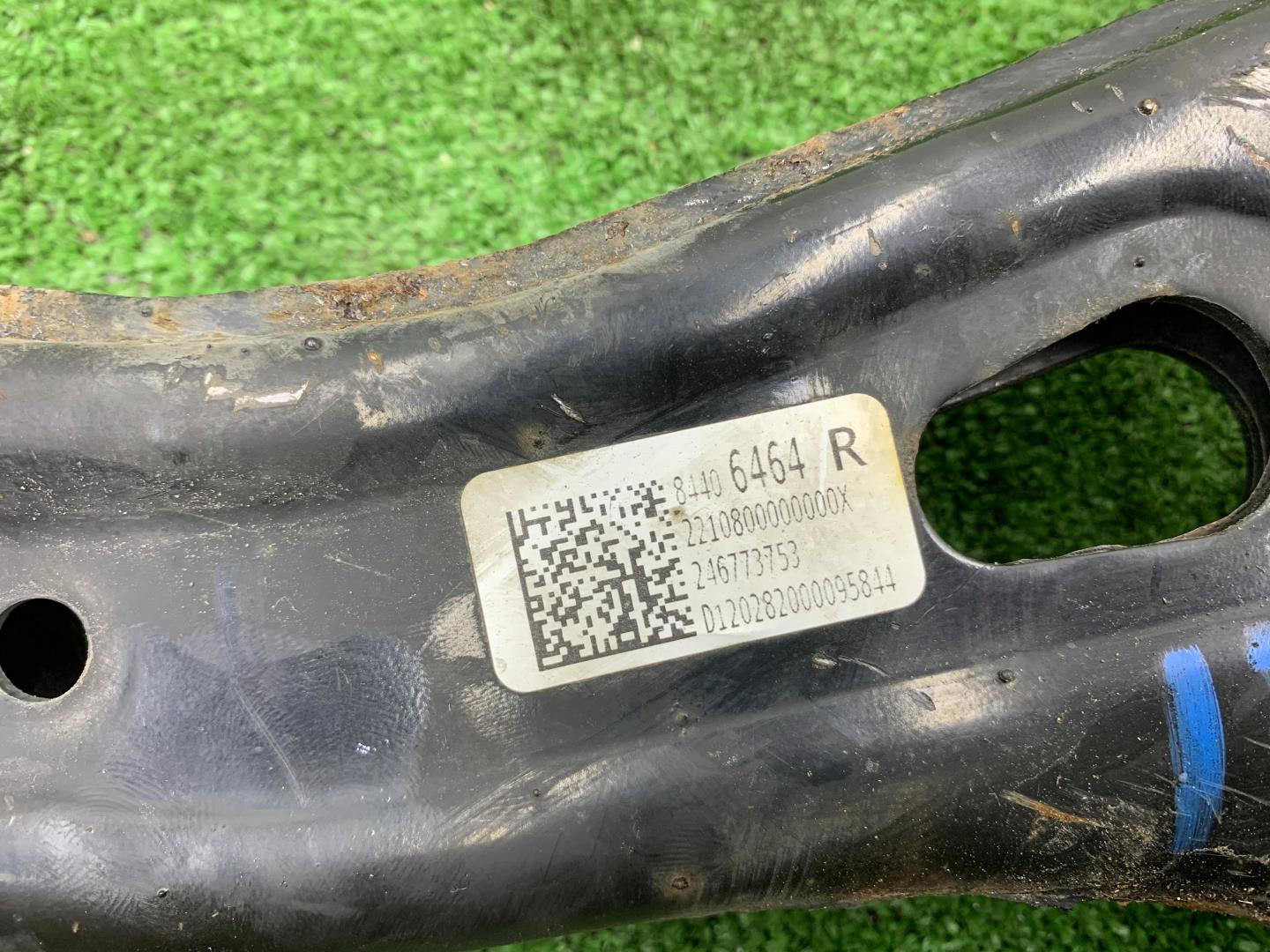 Рычаг передний нижний правый