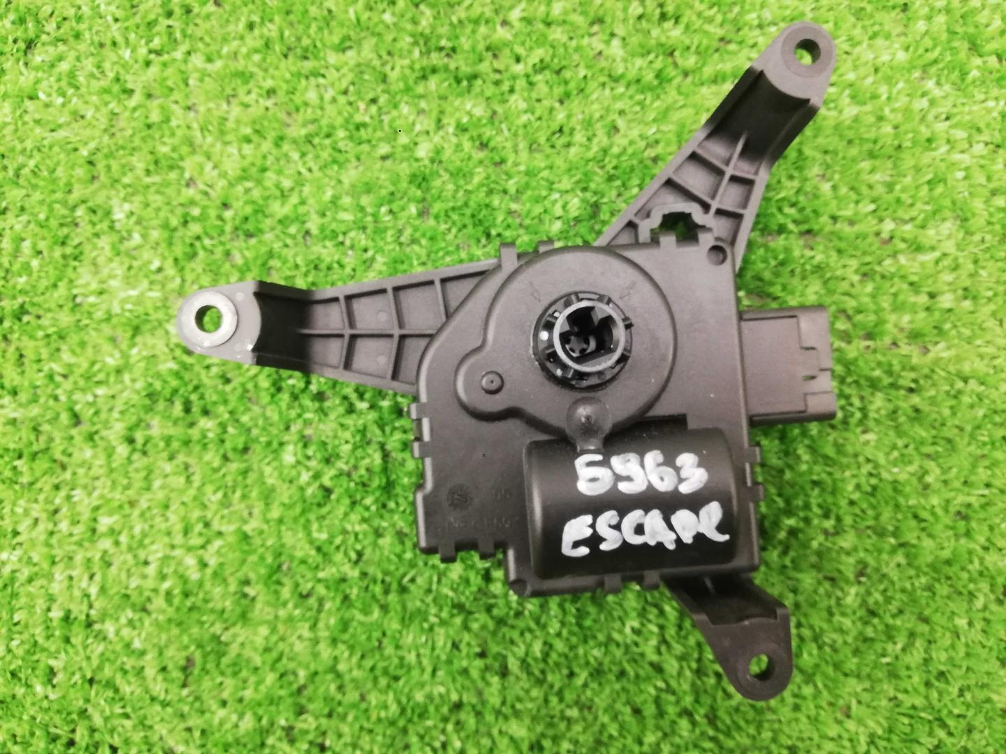 Моторчик заслонки печки