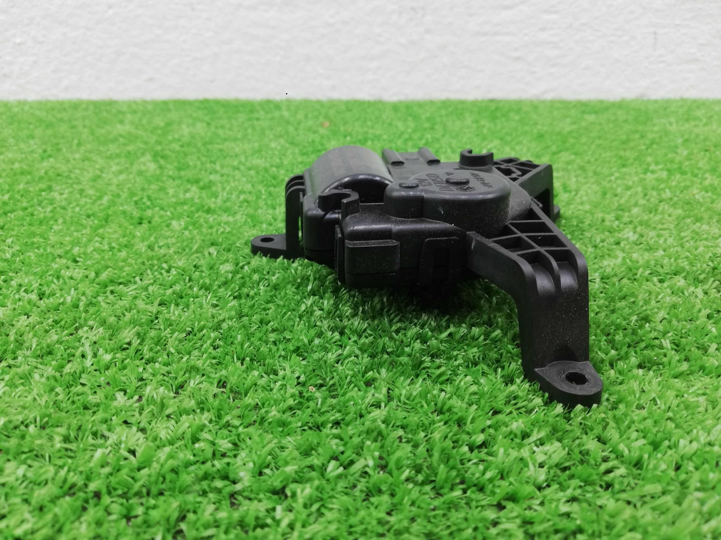 Моторчик заслонки печки