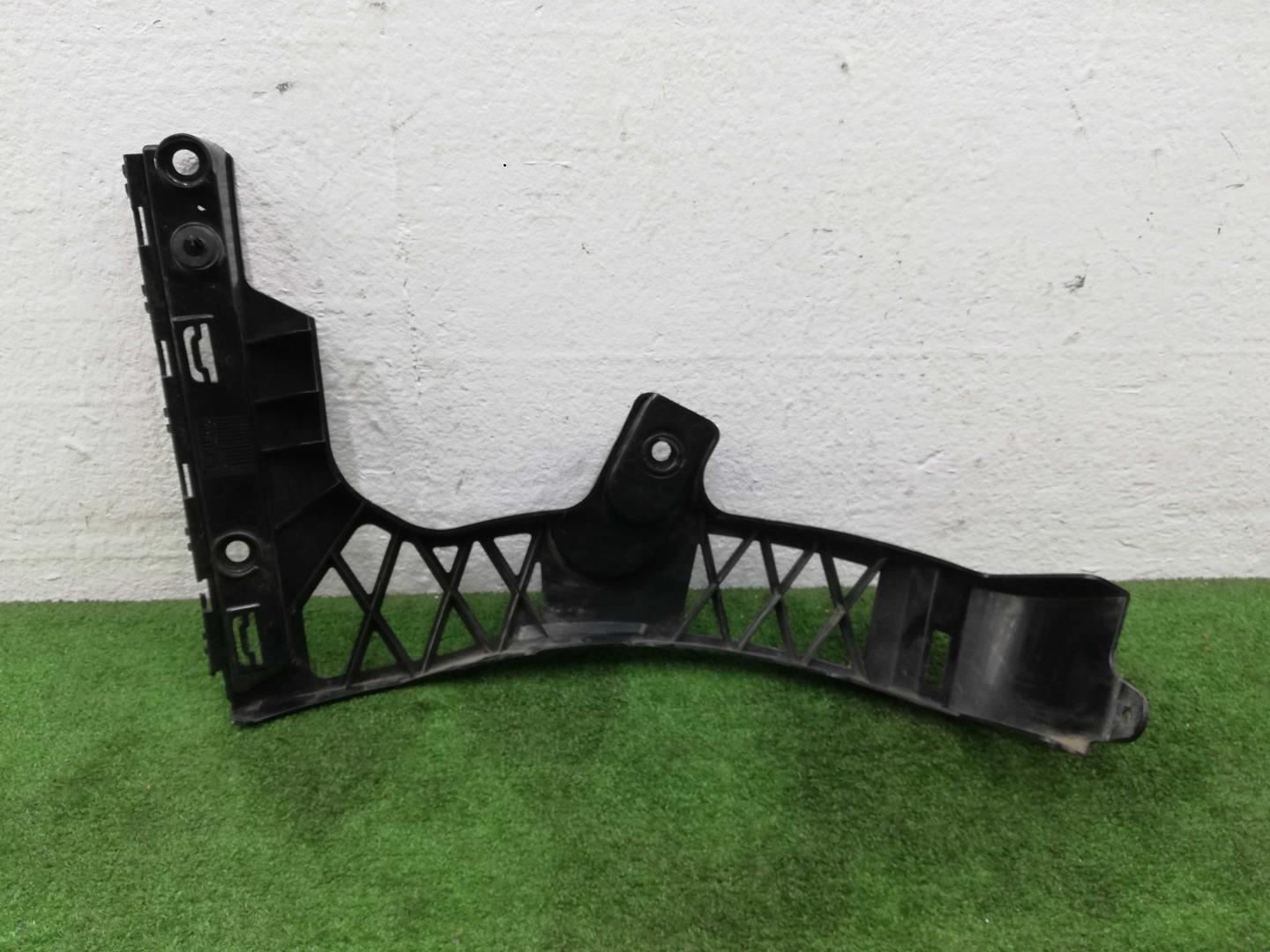 Кронштейн заднего бампера