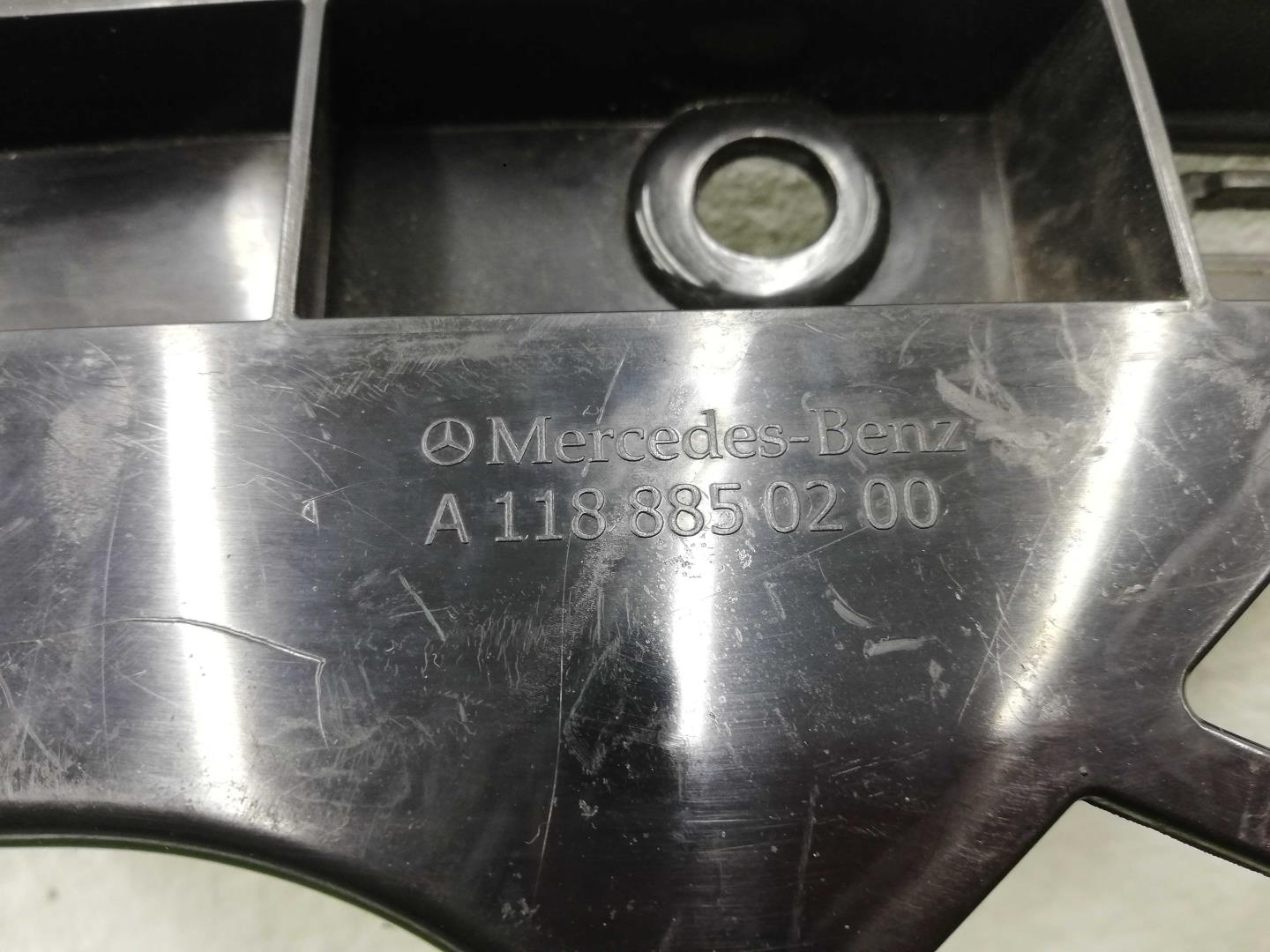 Кронштейн заднего бампера