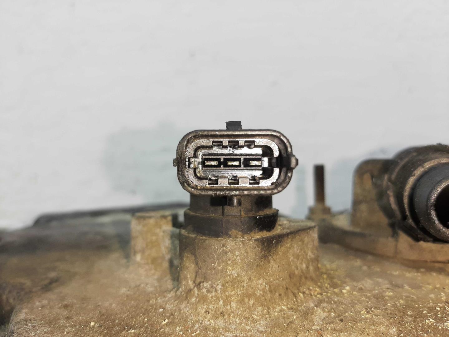 Крышка двигателя