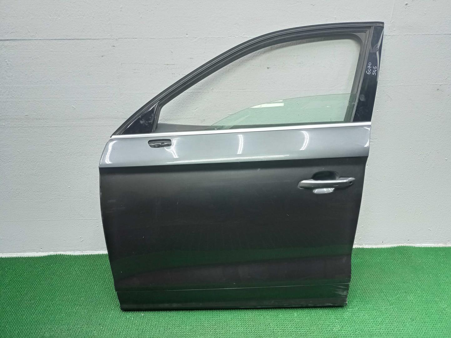 Замок двери передней левой