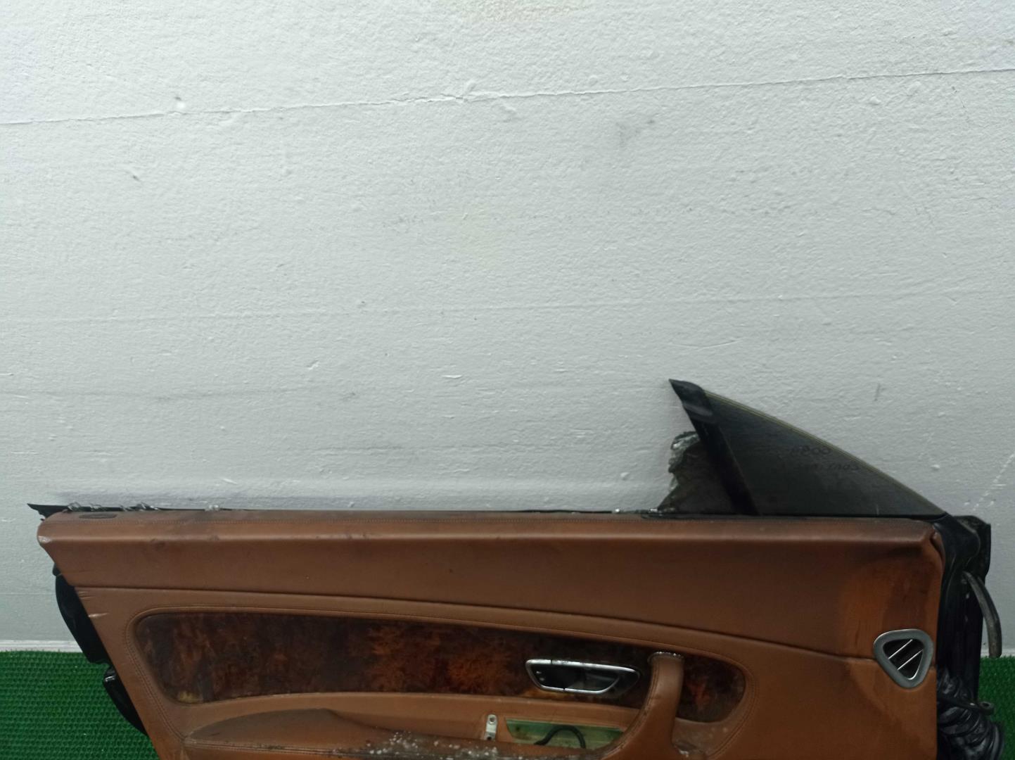 Дверь передняя левая