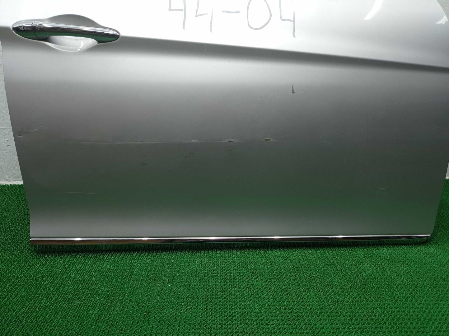 Стекло двери передней правой