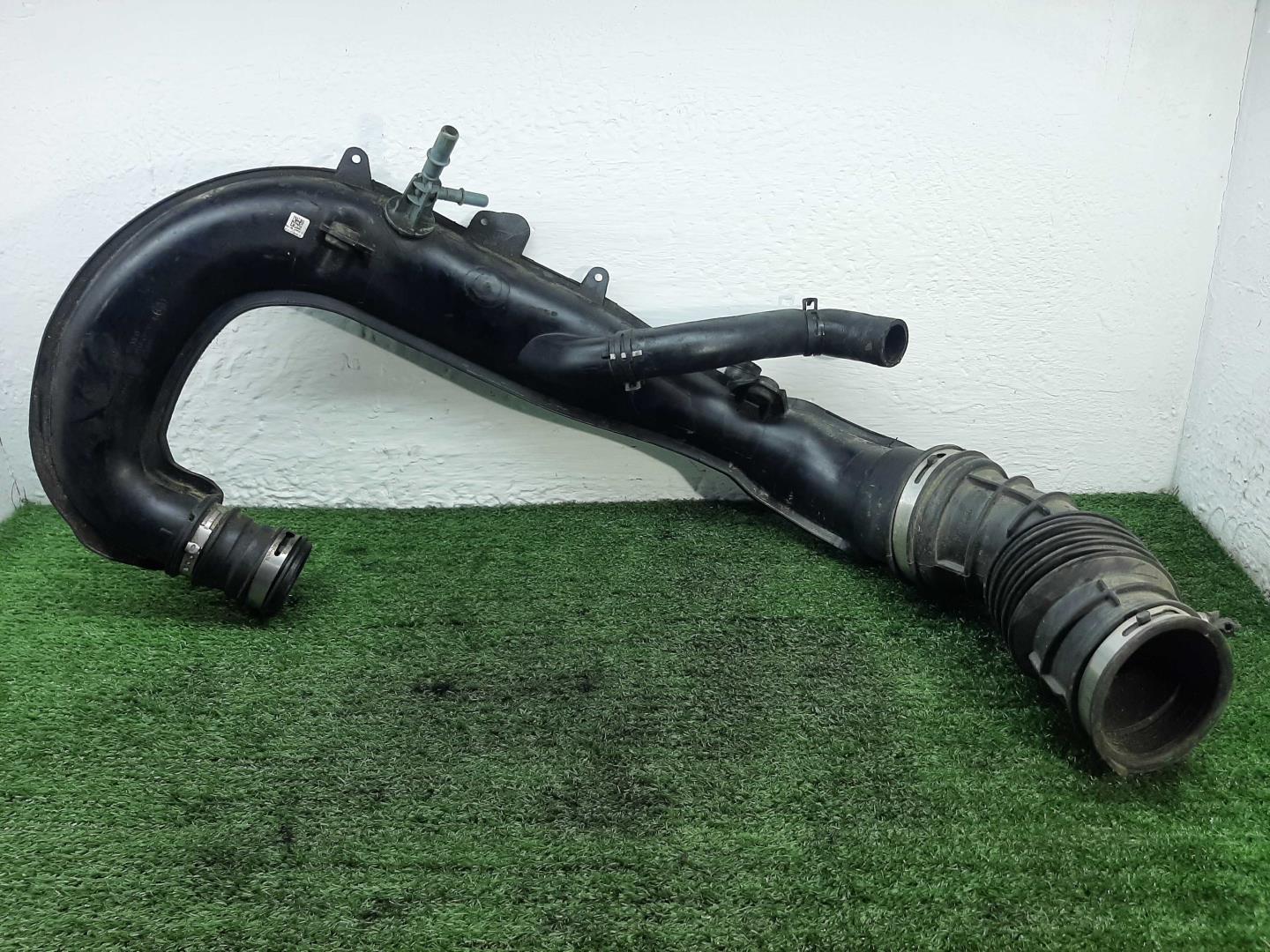 Патрубок воздушного фильтра