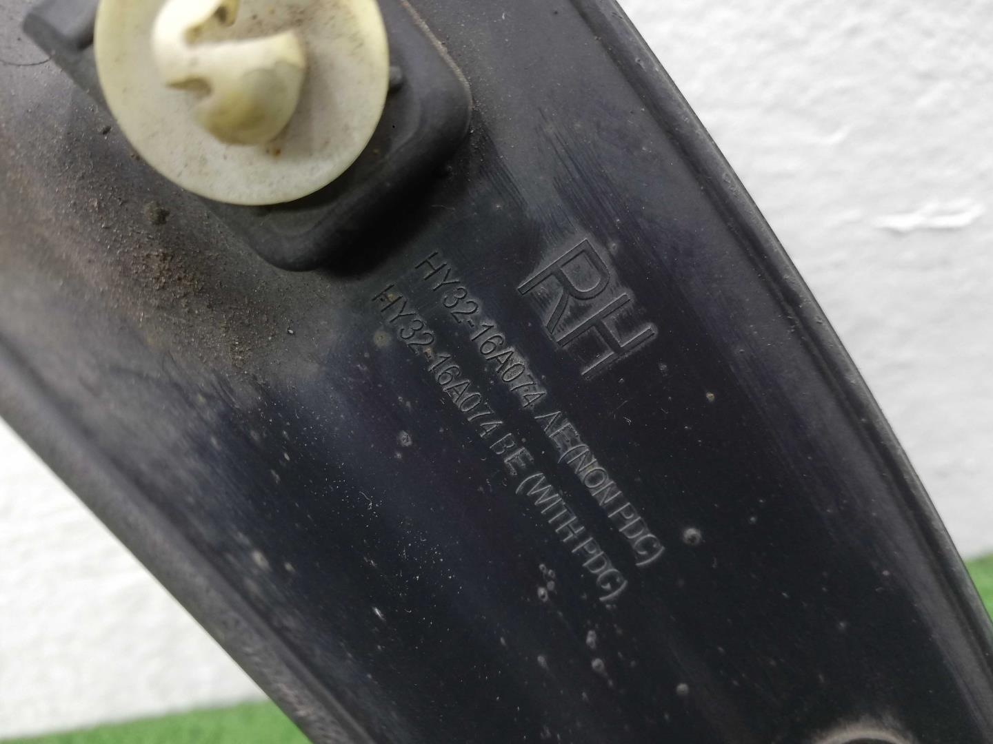 Накладка переднего крыла правого