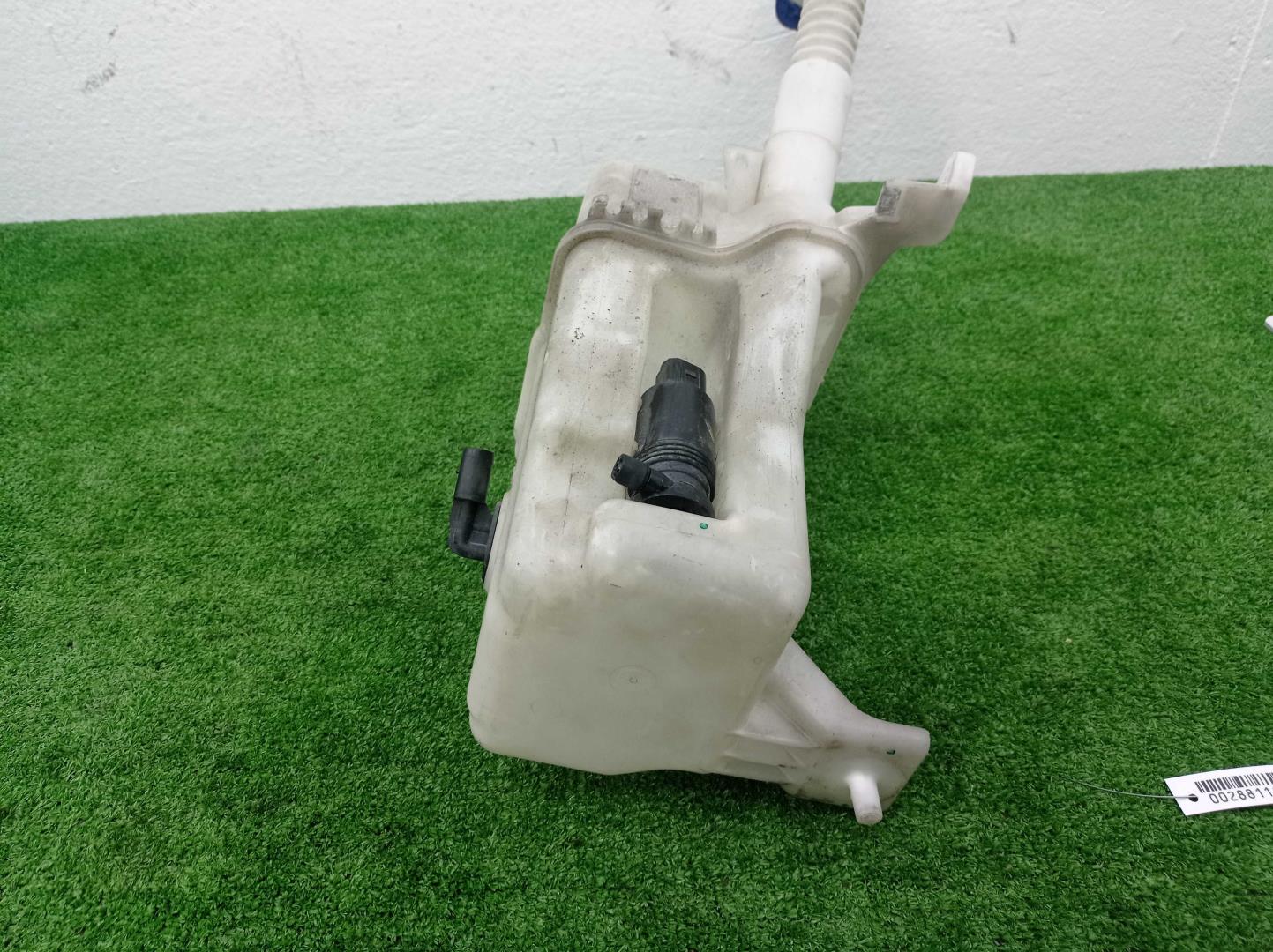 Бачок омывателя лобового стекла