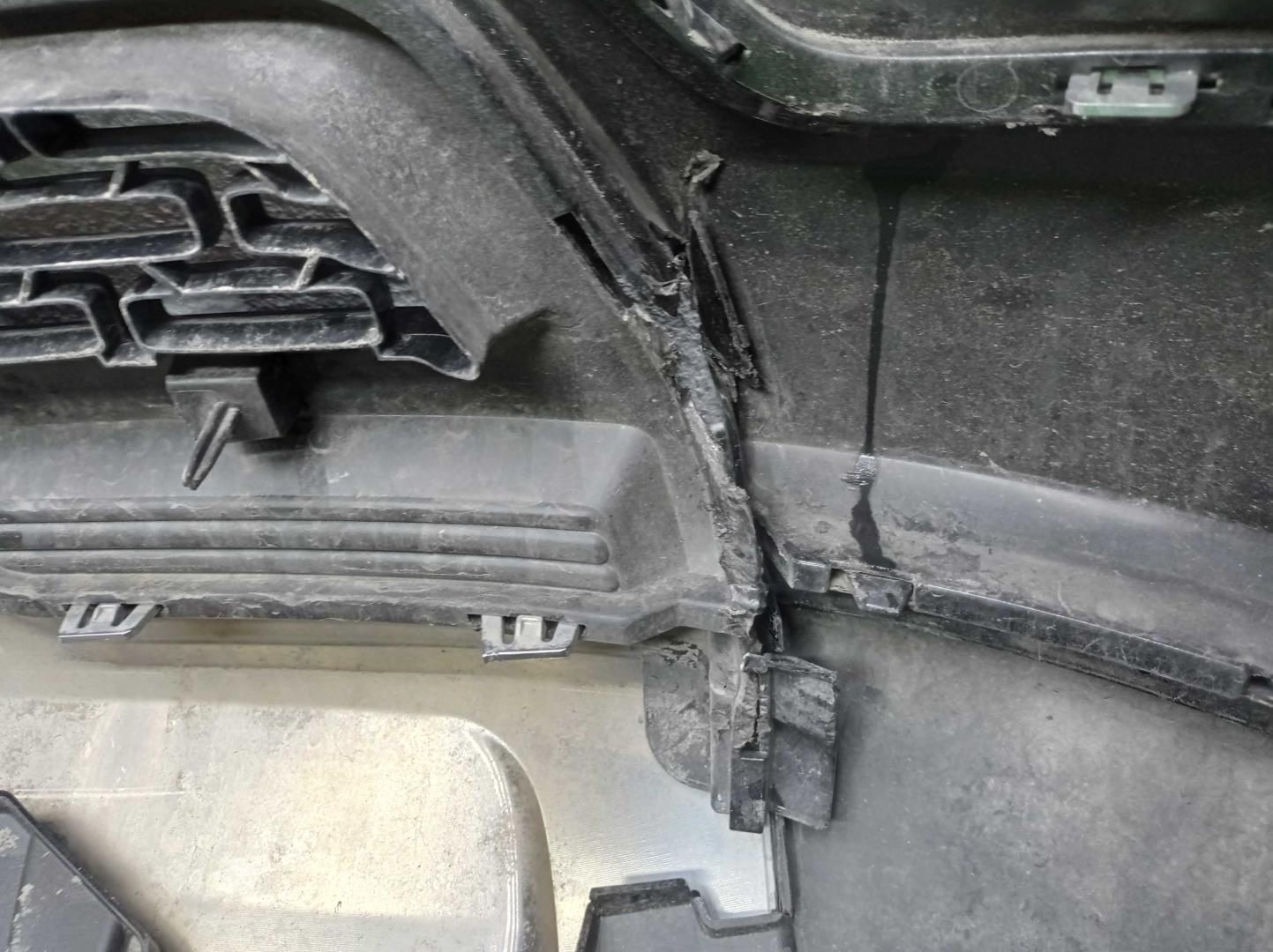 Бампер передний