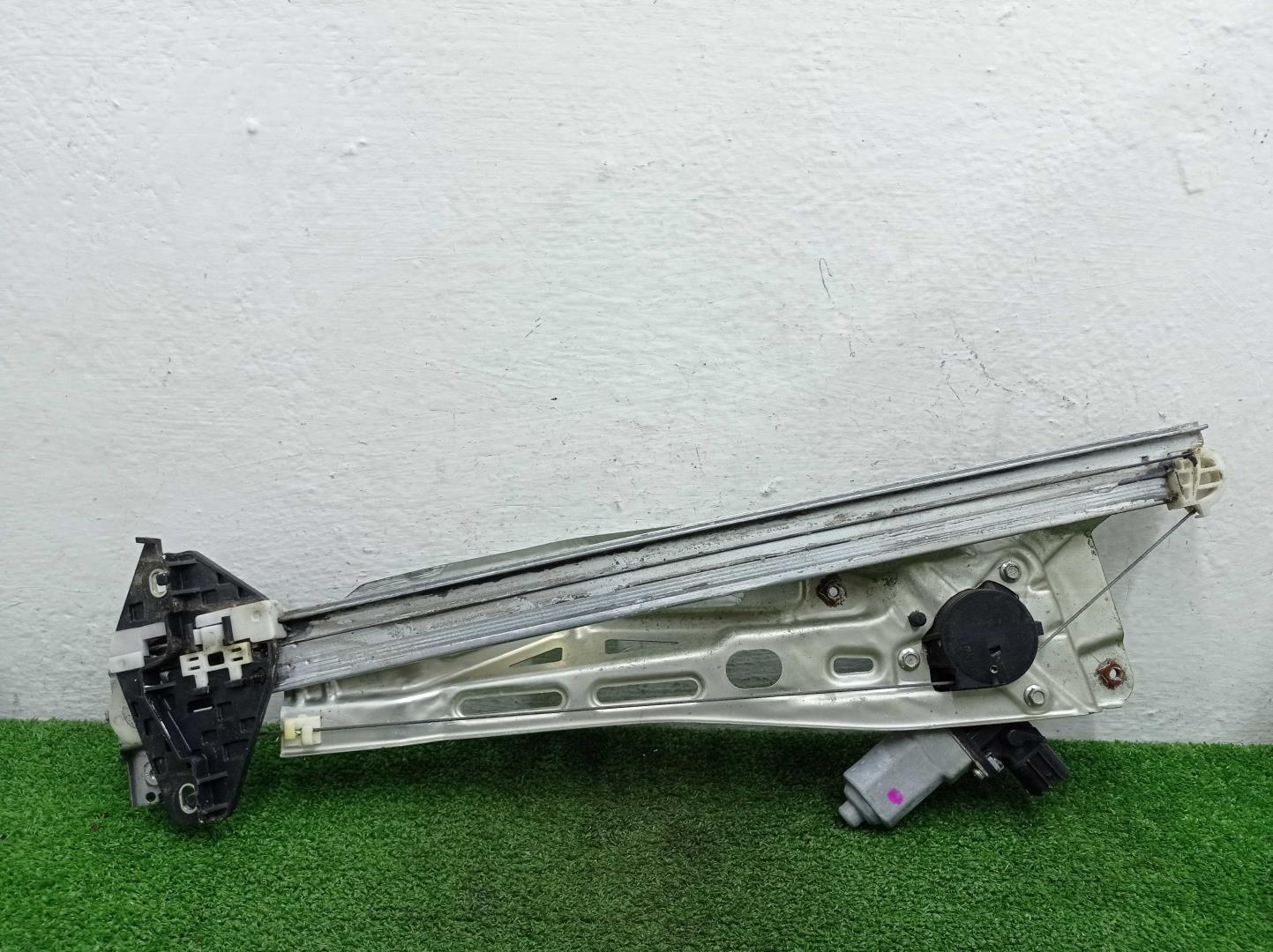 Стеклоподъемник электр. передний правый