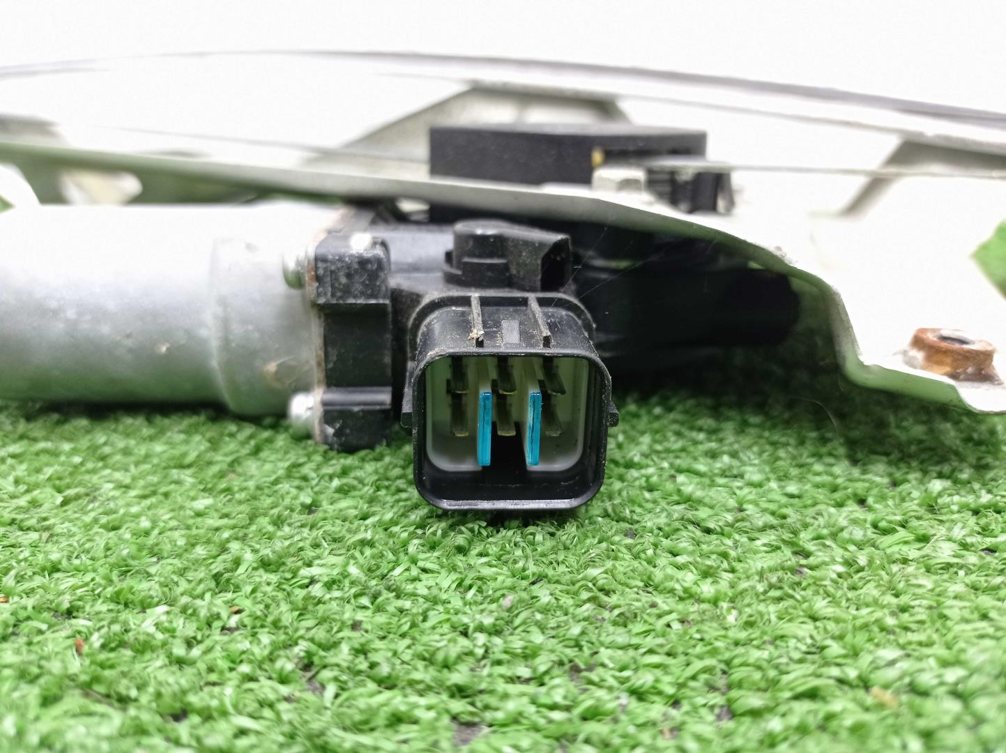 Стеклоподъемник электр. передний правый