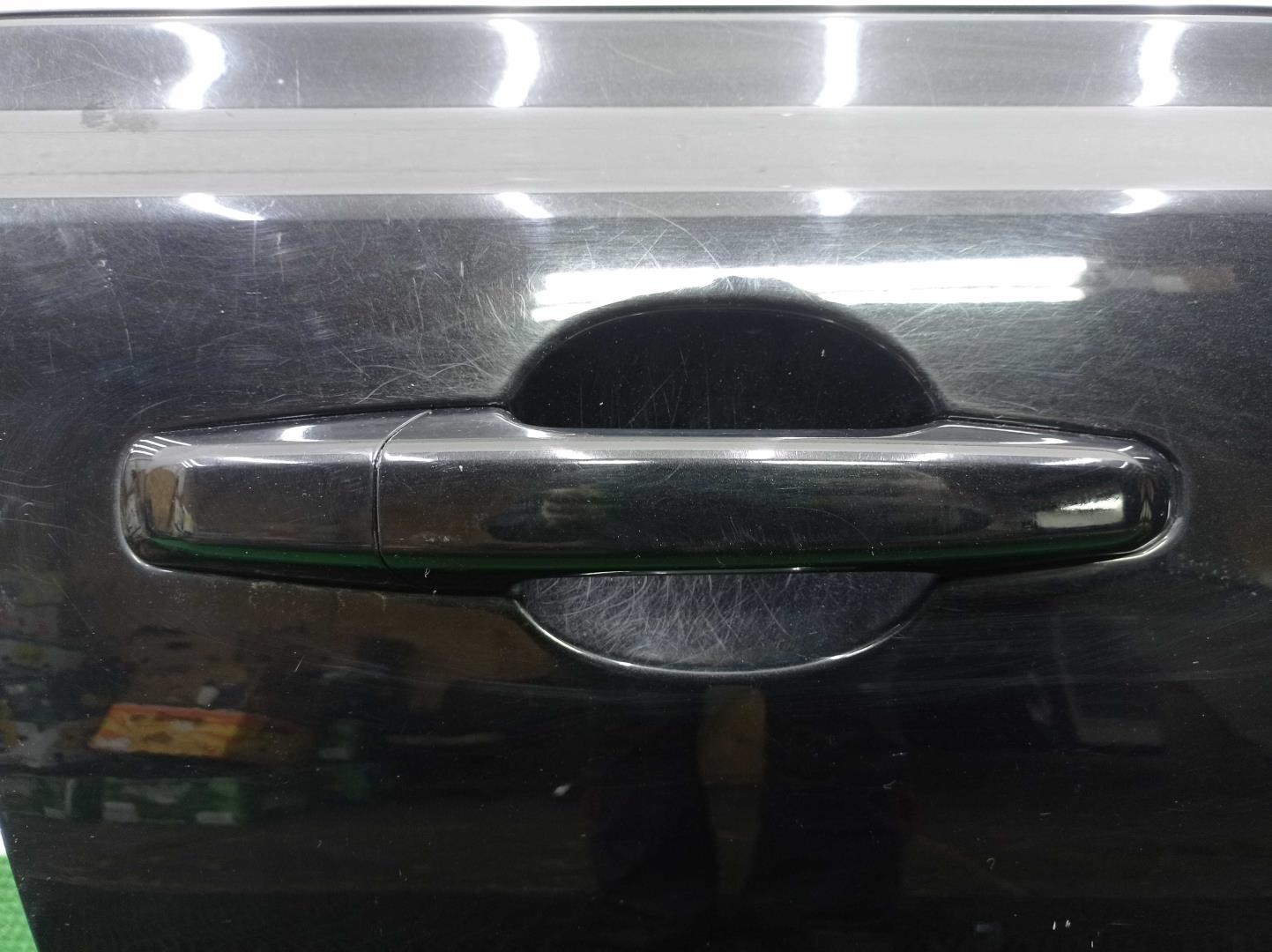 Стекло двери передней правой