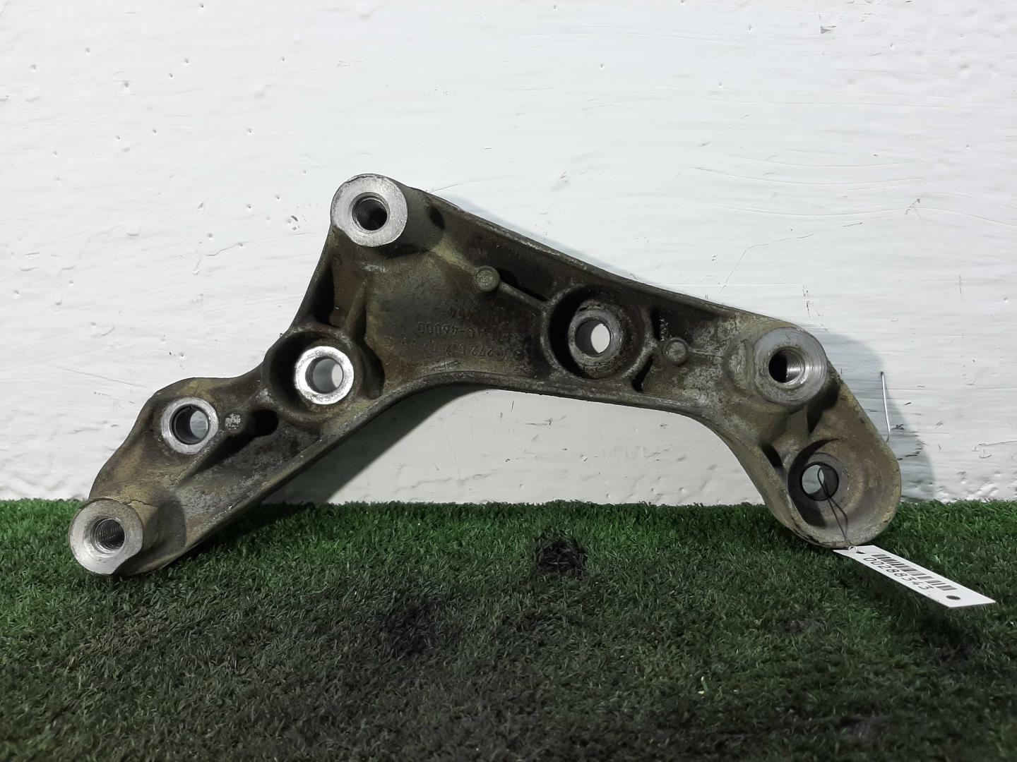 Кронштейн двигателя