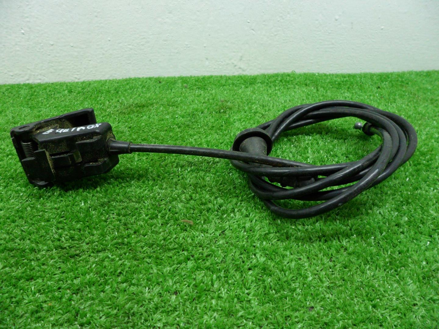 Ручка открывания капота