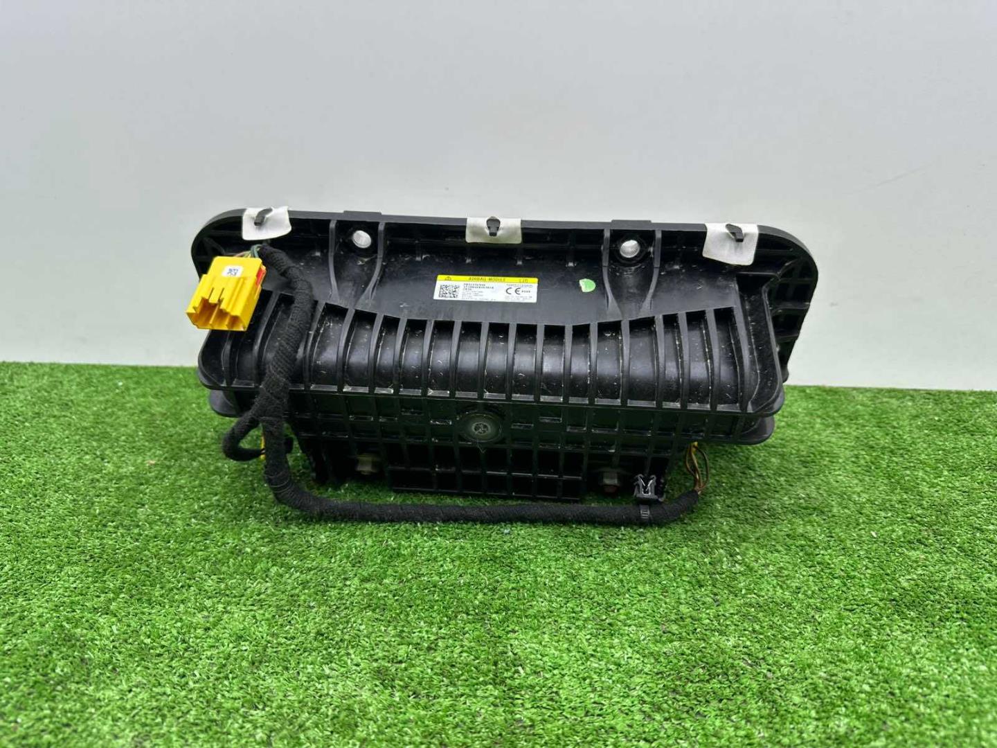 Подушка безопасности пассажирская (в торпедо)