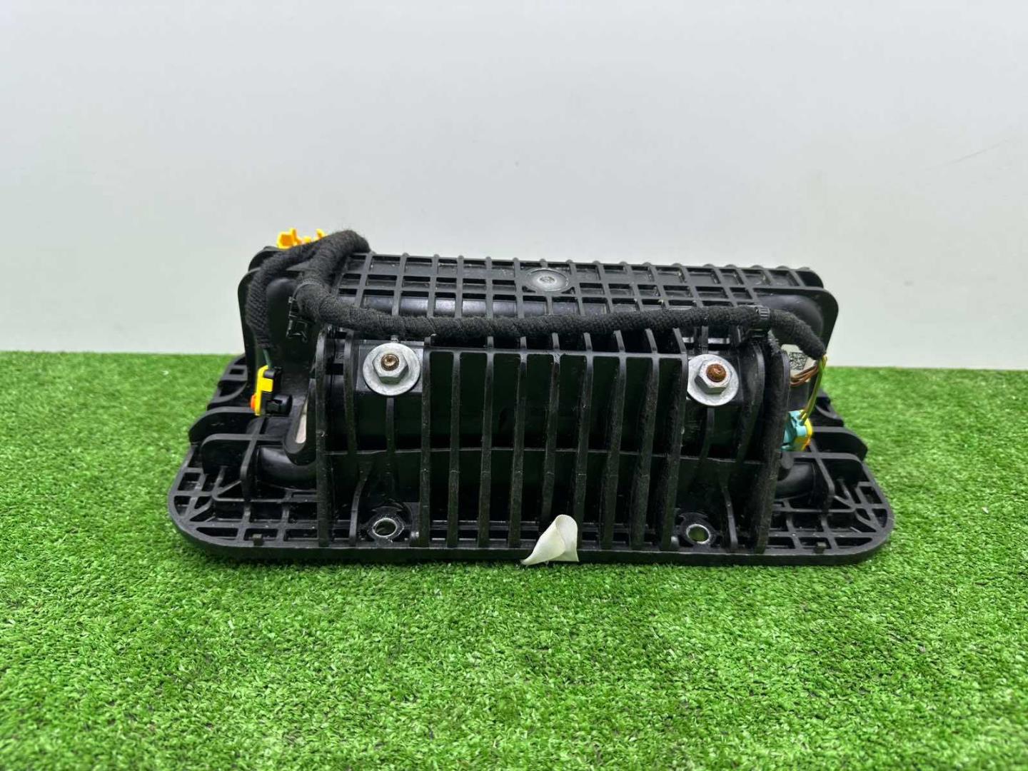 Подушка безопасности пассажирская (в торпедо)