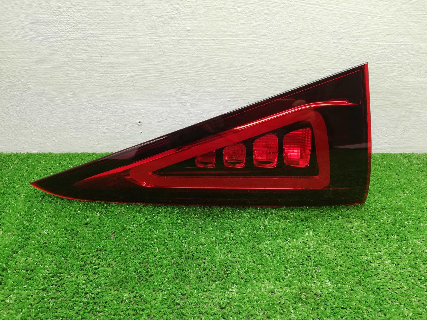 Фонарь задний внутренний левый