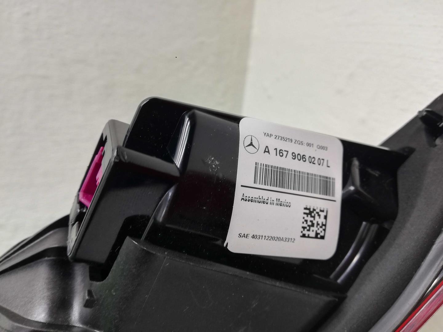 Фонарь задний внутренний левый