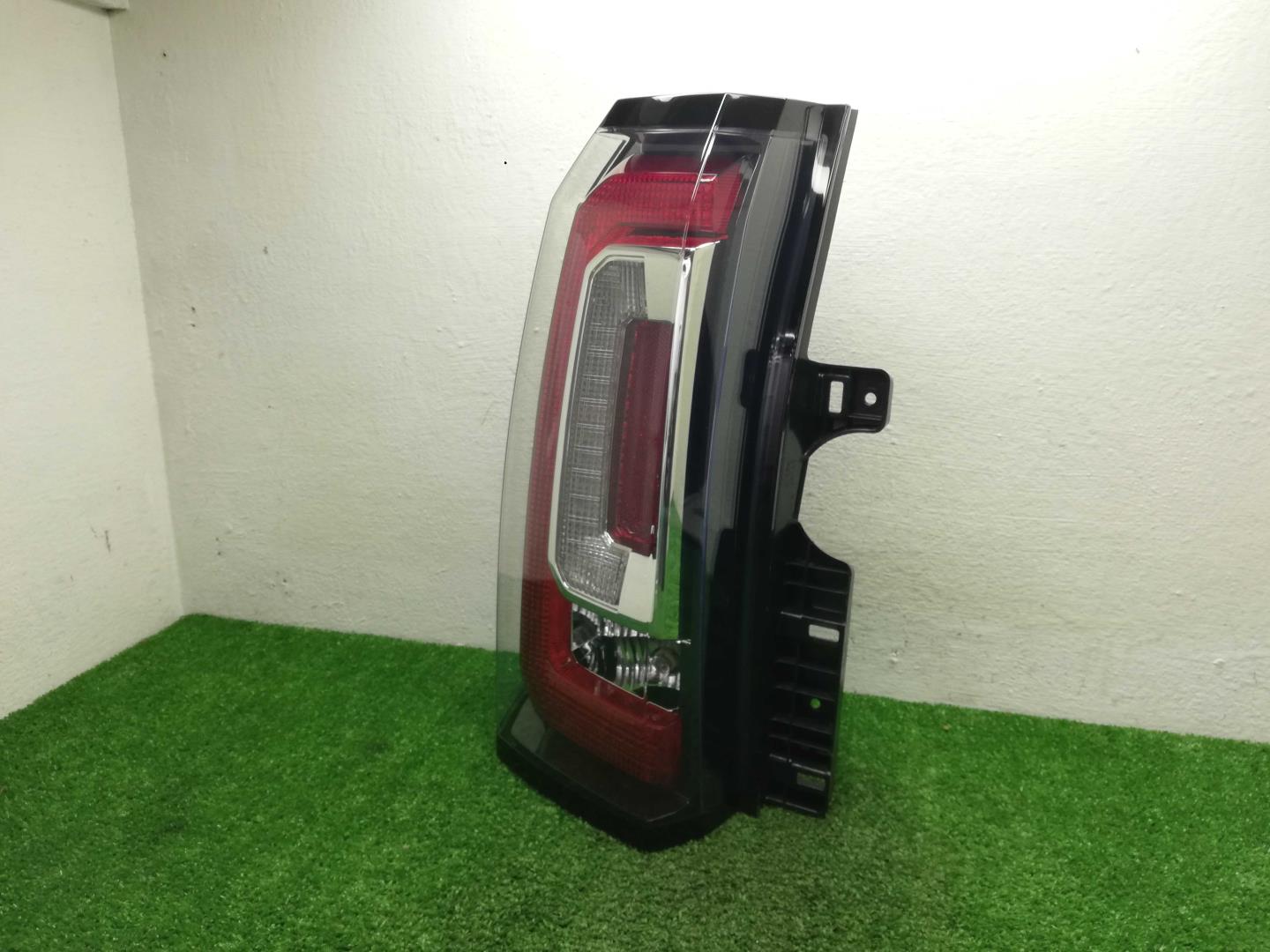 Фонарь задний наружный левый