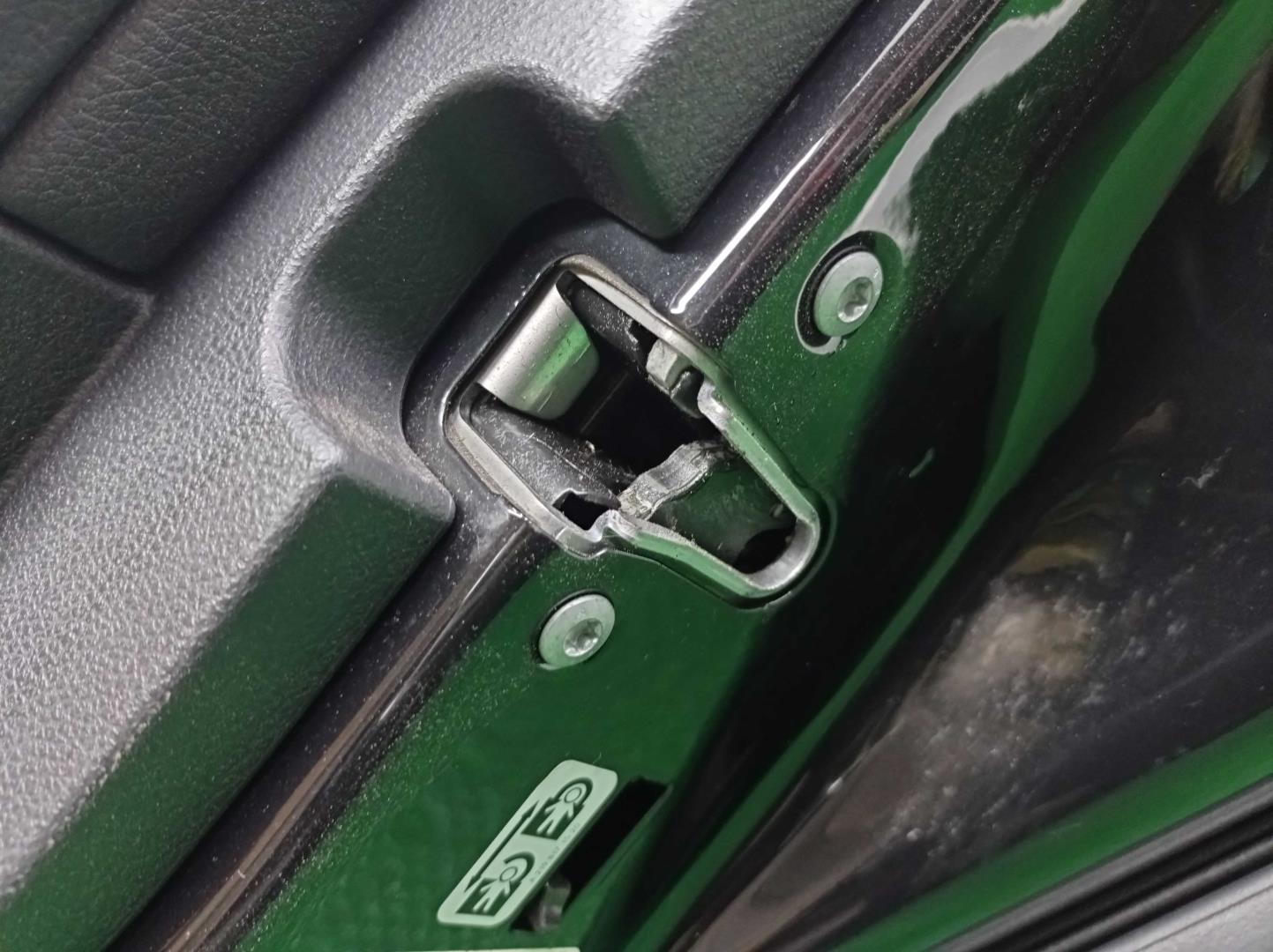 Дверь задняя правая